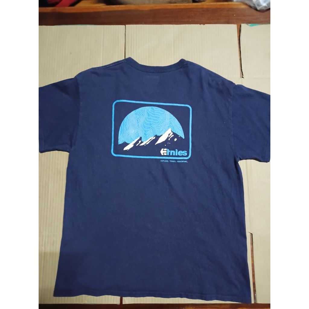 เสื้อยืดสเก็ตมือสอง Etnies. สารรูปเซิร์ฟๆ