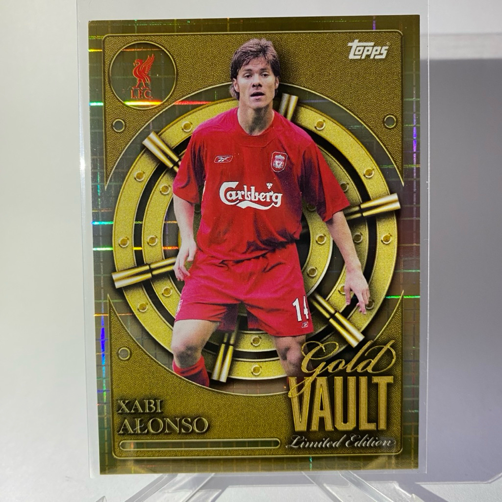 การ์ดนักฟุตบอล XABI ALONSO, LIVERPOOL, GOLD VAULT, LIMITED EDITION, TOPPS 2025, (ตำหนิมุมซ้ายบนไม่คม