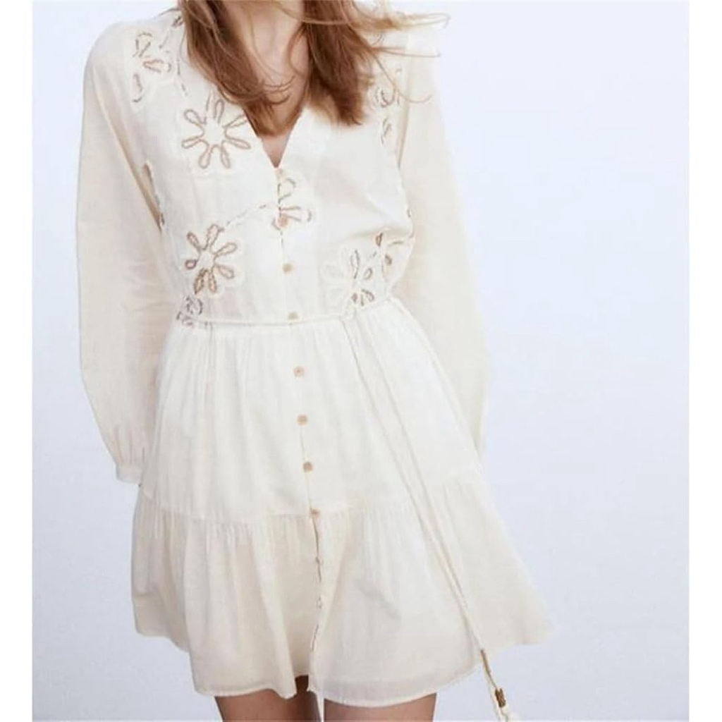 Z.A.R.A Embroidered Dress เดรสสีครีม (ไม่มีสายรัดเอว) คอวี งานปักสวยมาก งานแท้ มีซับใน