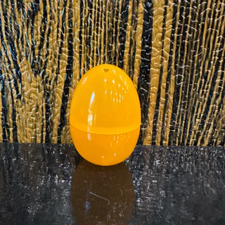ไข่จับฉลาก มี 6 สี ขนาดเล็ก 4 เซนติเมตร egg plastic มีจัดเซต หลายแบบ ซื้อแยกสีก็มี