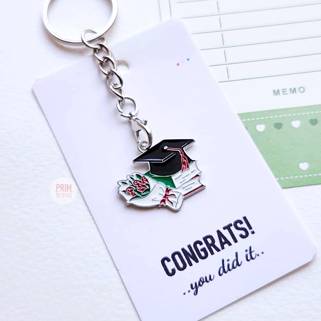 พวงกุญแจของขวัญพร้อมแพคเกจ แจกปัจฉิม รับปริญญา หน้าคอน ห้อยกระเป๋าแฟชั่น มือถือ airpods เพิ่มชื่อได้