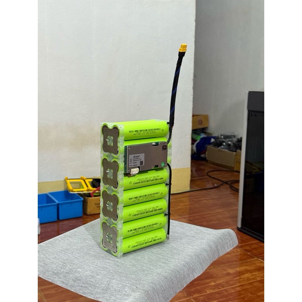 แบตเตอรี่ 8S 30A BMS60A 26.5-29.2V เลือกทรงได้ทักมา