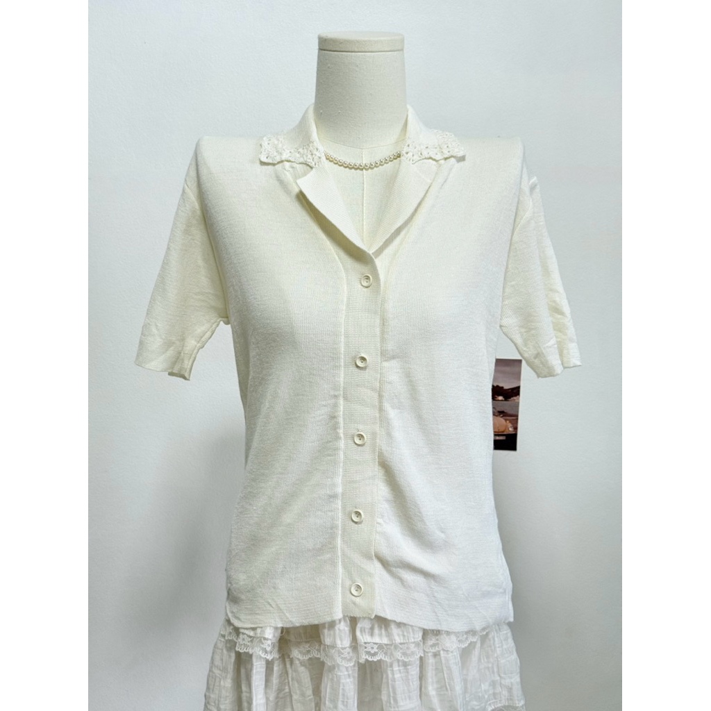 T82 เสื้อแขนสั้น สีขาว อก 36 ยาว 22 ป้ายญี่ปุ่น