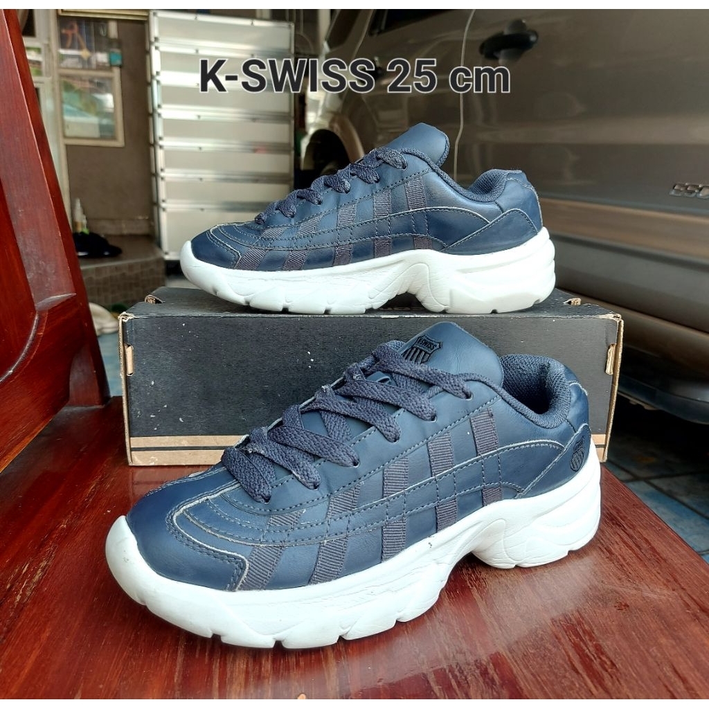 รองเท้าผ้าใบ K-SWISS 25 cm