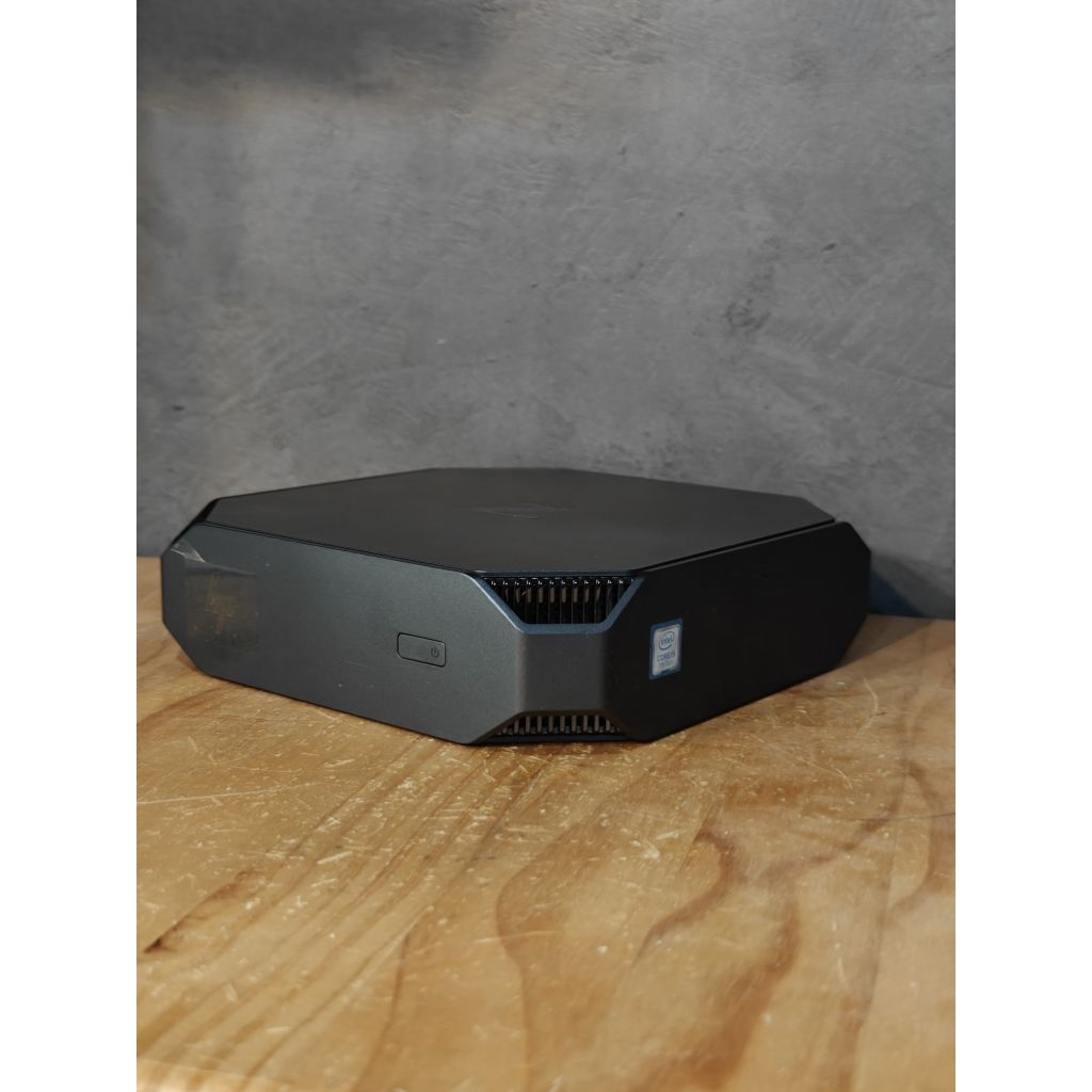 Mini PC Z2 Mini G4 Workstation Xeon E3-1225 v5 3.30GHz RAM16GB Quadro M620 SSD240GB Windows 11 มือสอ