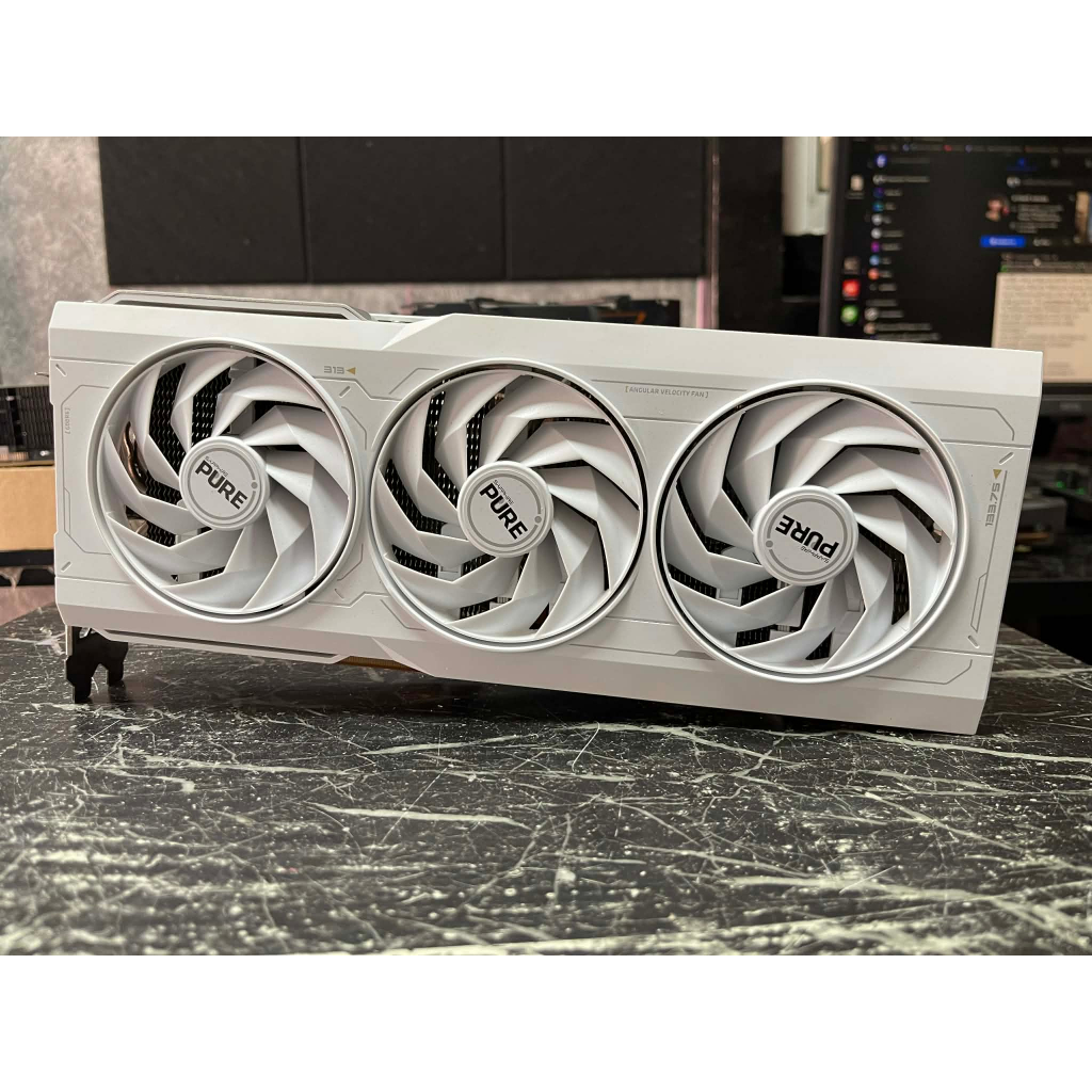 การ์ดจอ RX 7900 XT 20GB SAPPHIRE PULSE WHITE