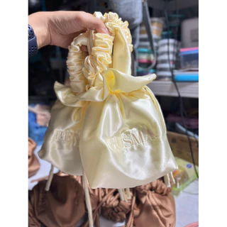 cross hand bag กระเป๋าคล้องแขน ผ้าซาตินพีช หูรูด ผ้าหรูหรา สัมผัสนุ่ม ตัวในมีซับให้ ใส่ของได้จุ