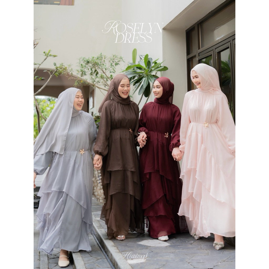 Heartmade-Roselyn dress(**ผ้าคลุมขนาดเล็กนะคะ**เดรสยาวแพทเทิร์นระบายชั้นเฉลียงพร้อมเชือกผูกเอว+เข็มกลัด)
