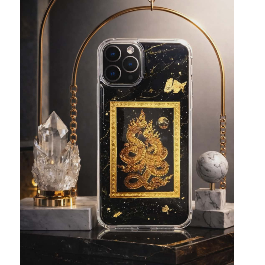 เคสมือถือ แผ่นยันต์ทองพญานาคเด่นเรื่องความโชคดี โชคลาภ ความร่ำรวย มั่งมี เมตตามหานิยม
