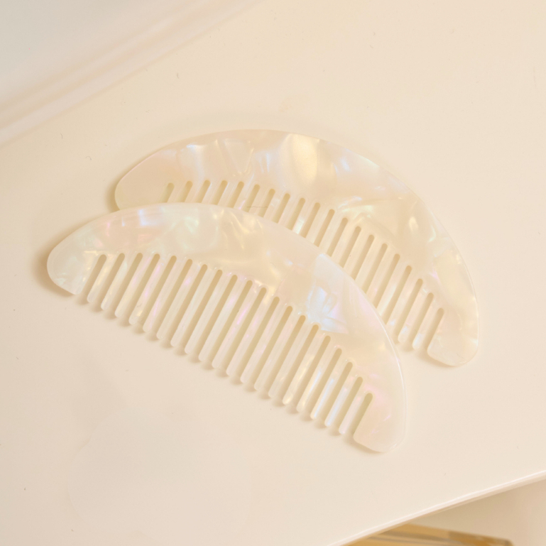 earika.earrings - half moon marble comb หวีหินอ่อน พกพา ขนาดเล็ก