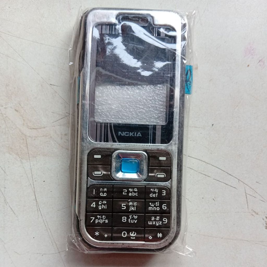 หน้ากากมือถือโนเกีย 7360 ..
