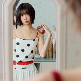 Bemingtop1128(S-XL)-Dolly Dot Top – สายเดี่ยวลายจุดคลาสสิก เพิ่มความขี้เล่นให้ทุกวันดูพิเศษ
