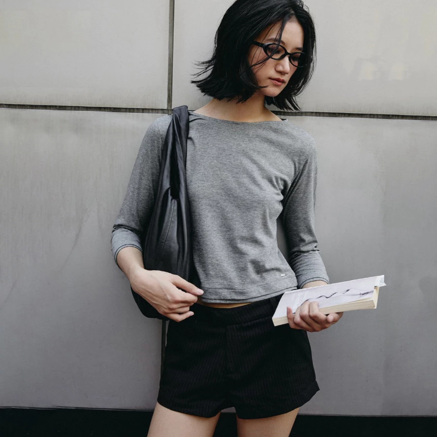 EXTRACURRICULAR | 3/4 Sleeve Tee เสื้อแขนสามส่วนแต่งดีเทลเลเยอร์