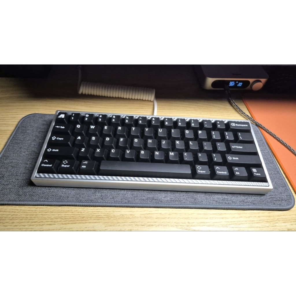 Venom60he rgb 6.25u vella+kap vella