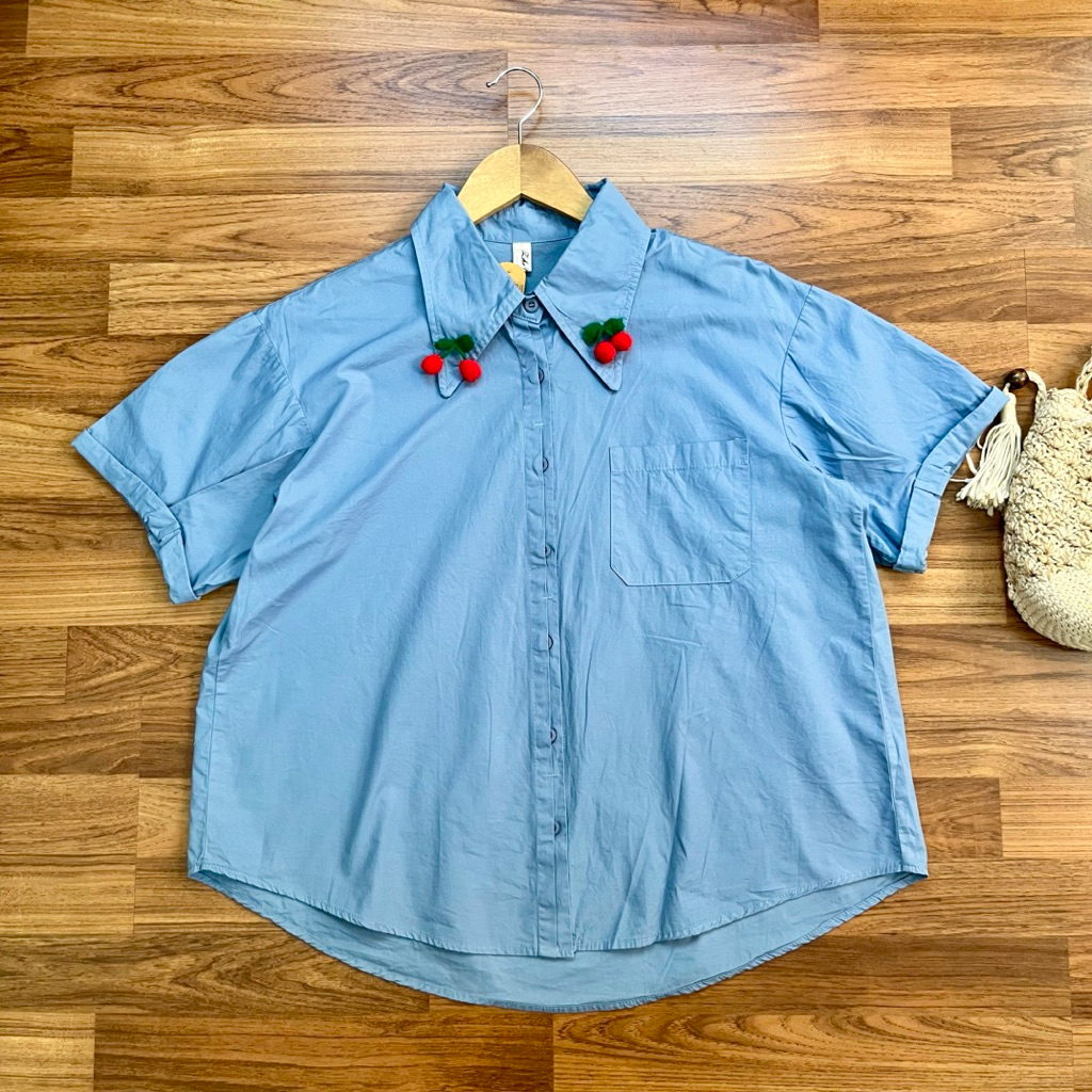 เสื้อสีฟ้าคอปกมือสอง อกหน้าผ้า44“ ยาว23” (K151)
