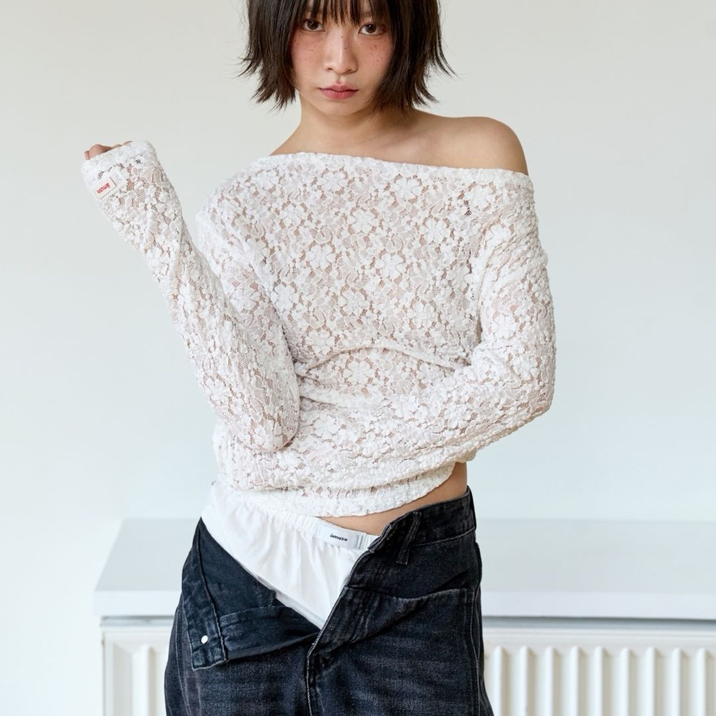 AMUSE BKK - Sheer Lace Top เสื้อลูกไม้แขนยาว ผ้าซีทรูเล็กน้อย ทรงคอกว้างใส่ปาดไหล่ได้