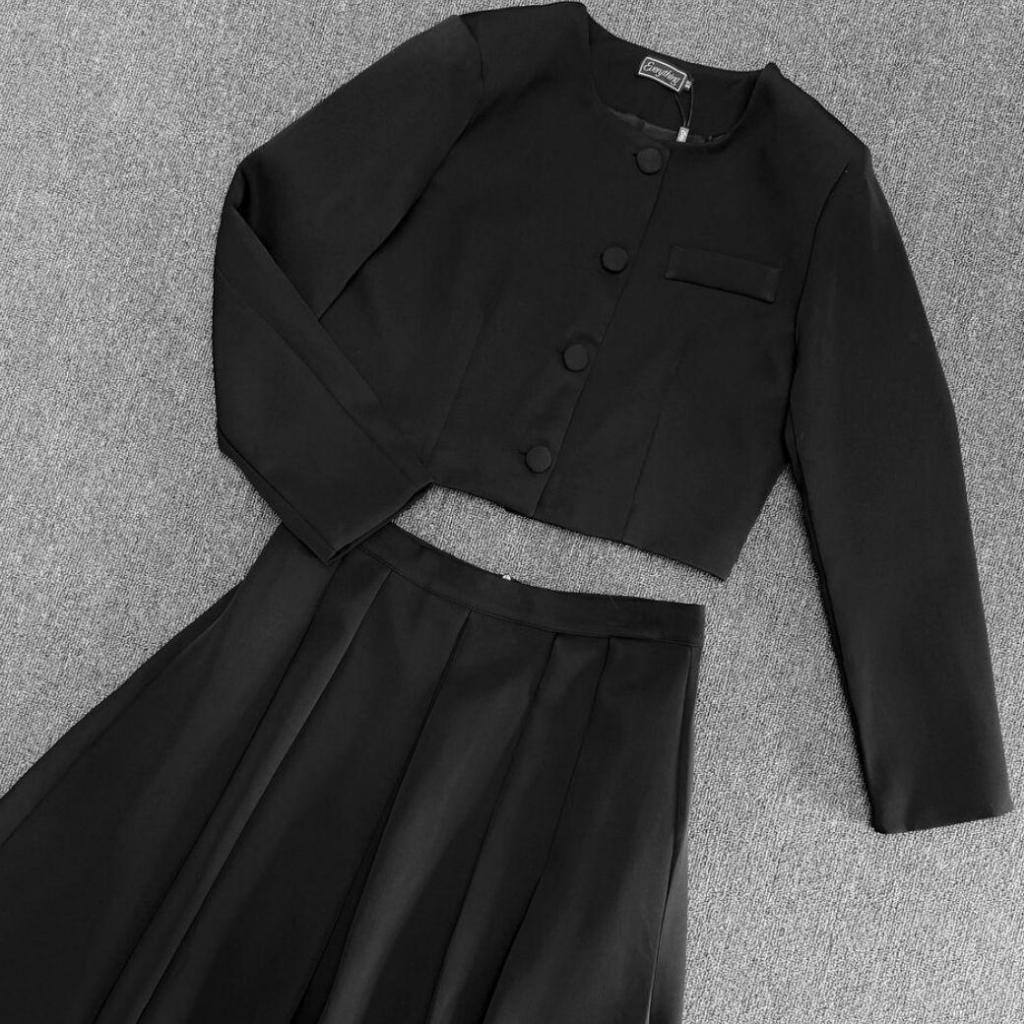 Everything2019 - ชุดเซ็ตเสื้อ+กระโปรง (1100)