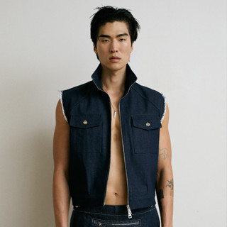 Hunter Studios - เสื้อกั๊กแขนกุด ผ้าDenim รุ่น Zip-up Vest