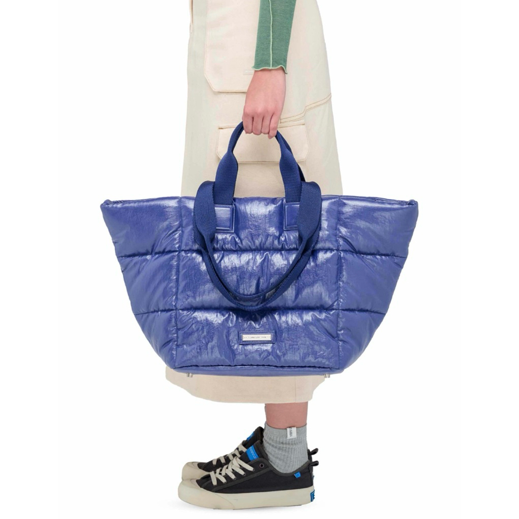 กระเป๋าBeyond the vines Glazed Poofy Trapeze Bag