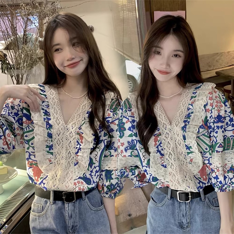 w361 เสื้อเชิ้ตผู้หญิงสไตล์เรโทรฝรั่งเศส คอวี แขนสั้น ลายดอกไม้ ดีไซน์อ่อนหวานเหมาะสำหรับฤดูร้อน ตกแต่งด้วยลูกไม้