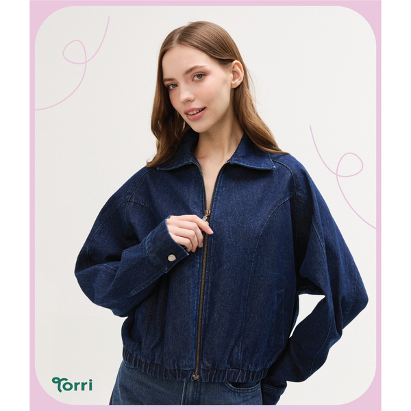 TORRI - (New Arrival) Horizon Denim Jacket แจ็คเก็ตเดนิมทรงโอเวอร์ไซส์ ดีไซน์ซิปหน้า พร้อมดีเทลเอวจั๊ม