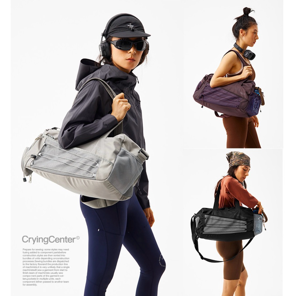 CryingCenter กระเป๋าฟิตเนสสะพายไหล่/ครอสบอดี้ใบใหญ่ Fitness Crossbody Bag 2026 (28.5L)