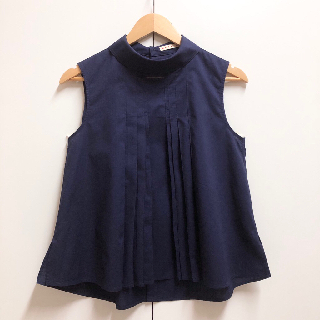 Uniqlo x marni เสื้อแขนกุด สีกรม งานตามหา งานหายาก ป้าย S มือสอง