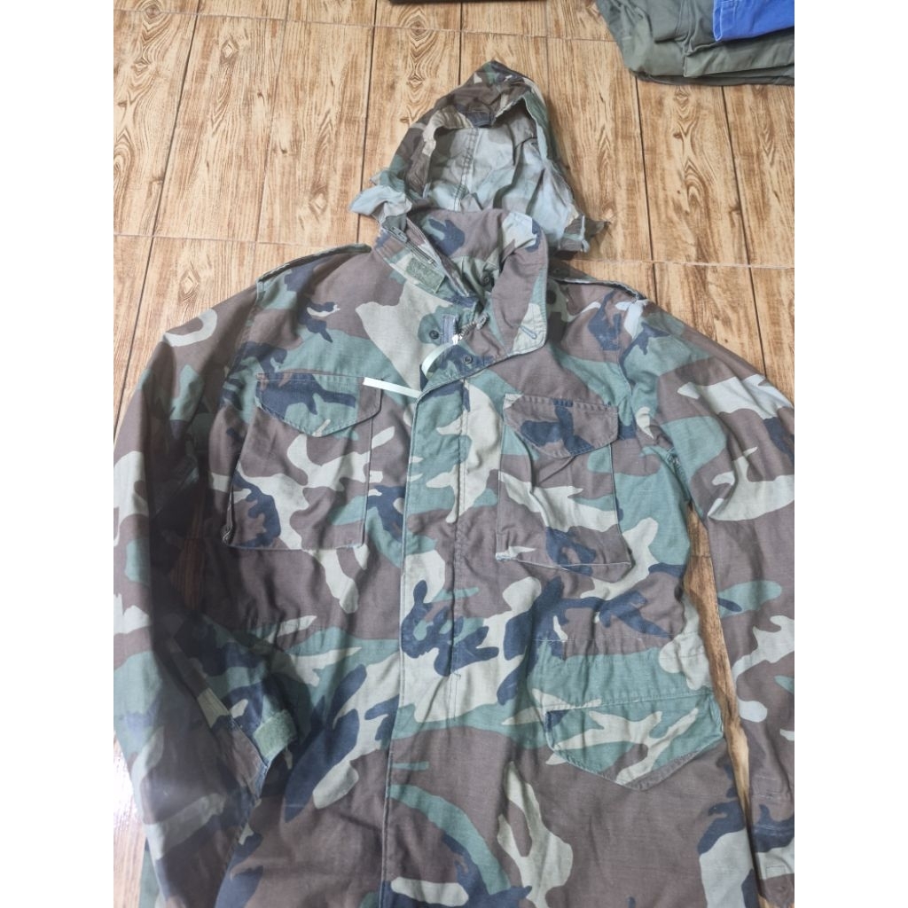 เสื้อแจ็คเก็ตทหาร USA .M65COAT, COLD-WEATHEA, MAN'S FIELD  WOODLAND สถาพ MEDIUM LONG อก46"-48"ไหล่20