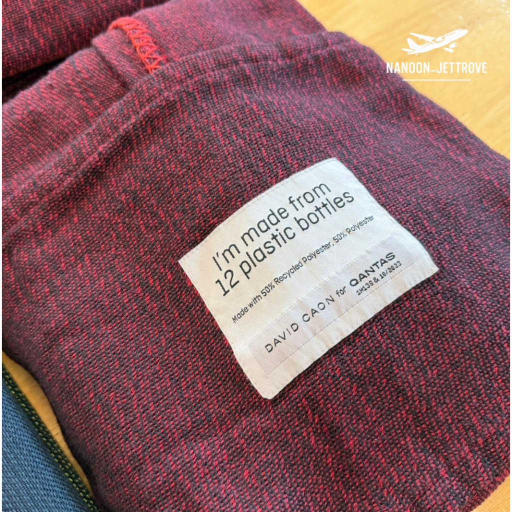 ✈️ Used QANTAS Airlines Blanket | Authentic | 12 Plastic Bottles