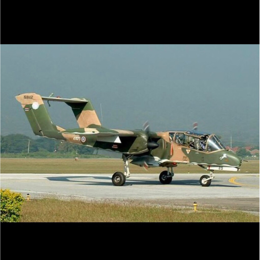 โมเดล เครื่องบินจำลอง เครื่องบินรบ ไทย OV-10 Bronco บรองโก้ ทอ.ไทย ขนาด 1/72 ยาวประมาณ 16 ซม. ทำจากพ