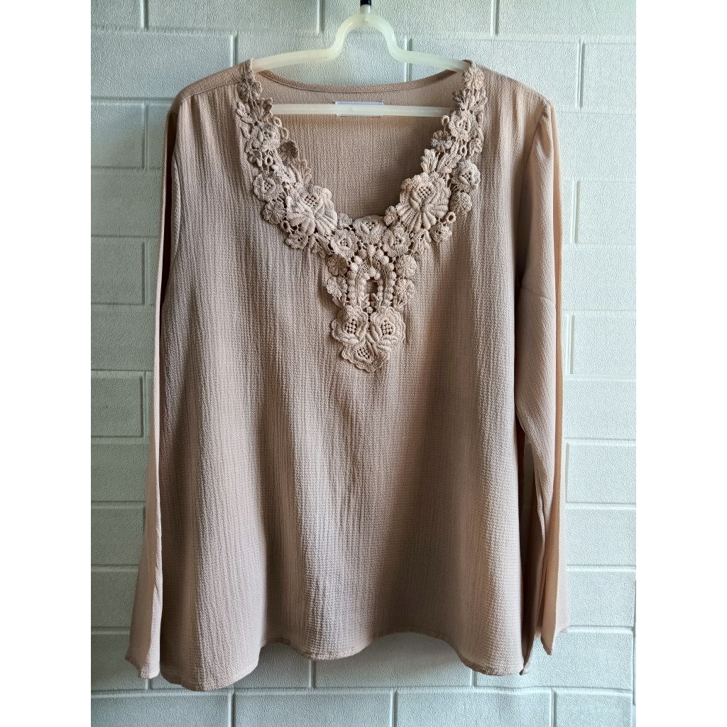 เสื้อแขนยาวแต่งลูกไม้ แบรนด์Vizio