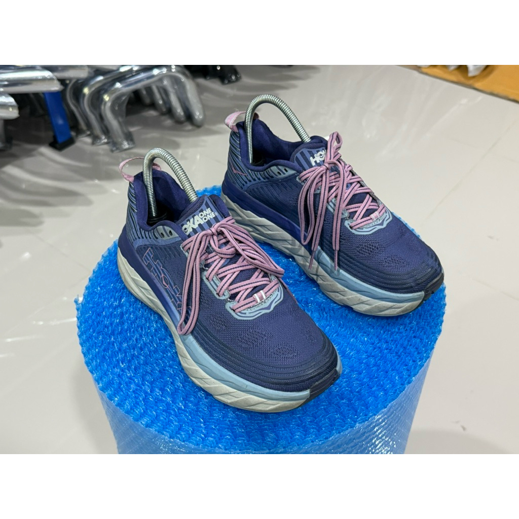 รองเท้ามือสอง hoka Bondi 6 ขนาด us 6.5 uk 8  เบอร์ 40 ยาว 250 สภาพดี