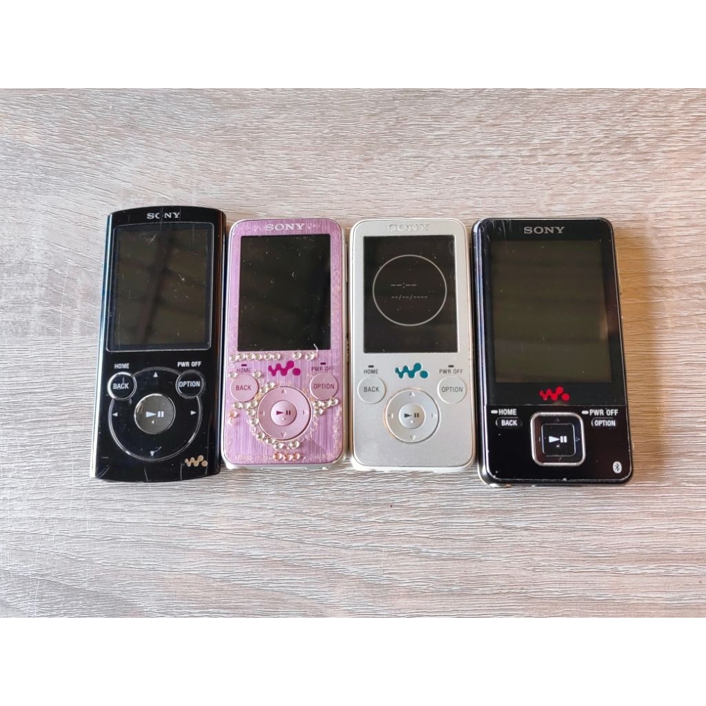 เครื่องเล่น Sony Walkman เล่นเพลง MP3 music สินค้ามือสองจากญี่ปุ่น