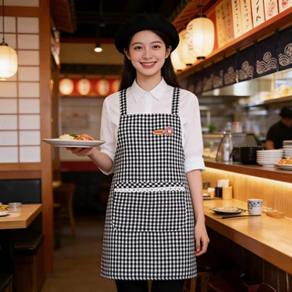 ผ้ากันเปื้อนลายตารางหมากรุก เหมาะสำหรับร้านกาแฟและร้านอาหาร ทำจากผ้าฝ้ายแท้ กันน้ำและกันคราบสกปรก มีกระเป๋าขนาดใหญ่