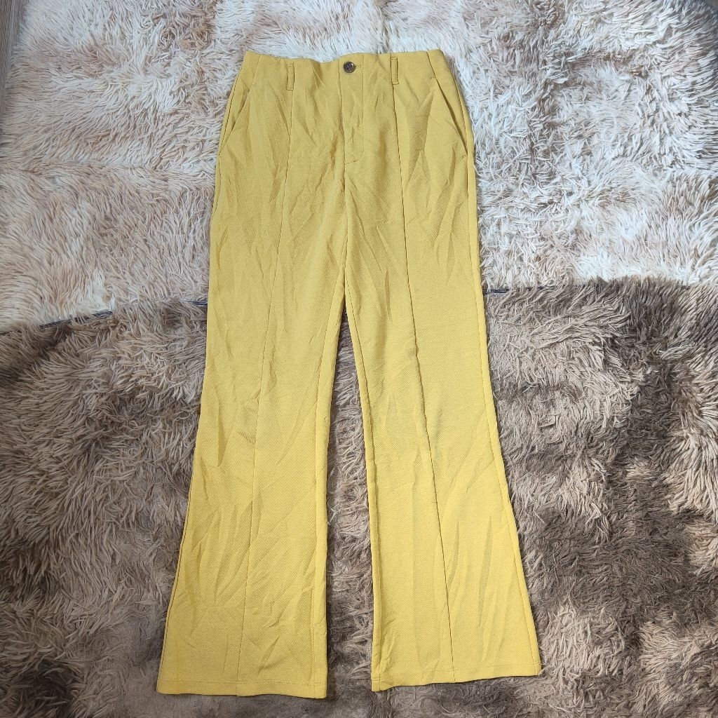 กางเกง Gu               .