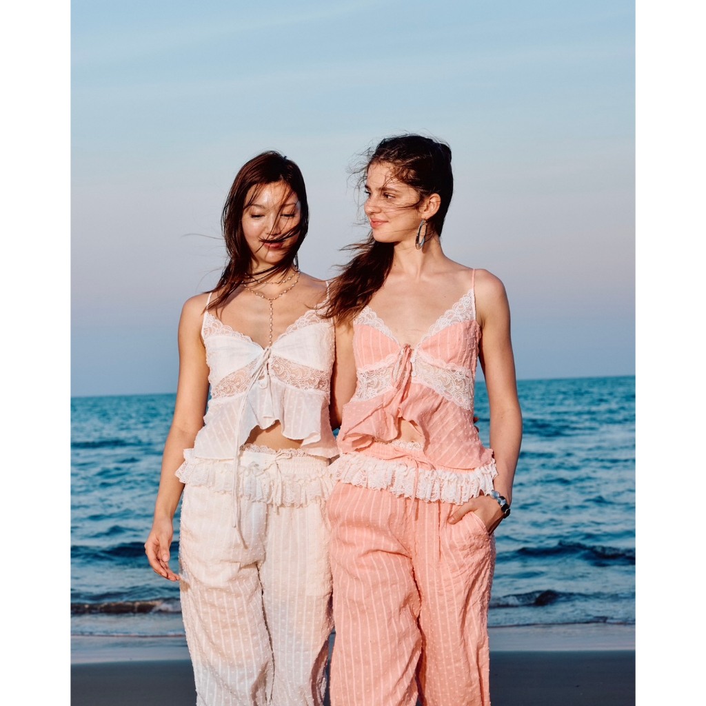 WILDBLUEYONDER - MALI TANK TOP - เสื้อสายเดี่ยวระบาย