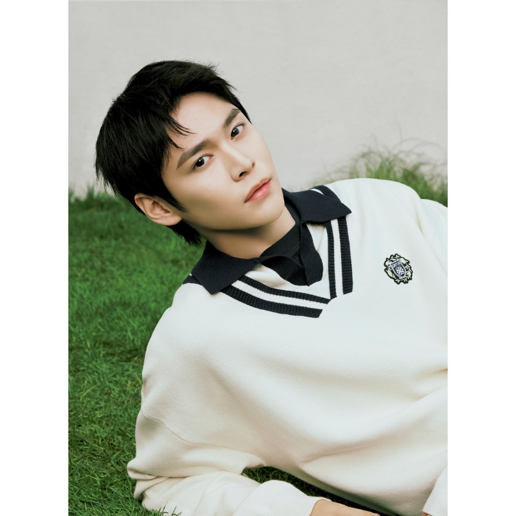 Satur [Riize's Pick] เสื้อไหมพรมอึนซอก Crest Logo Open Collar Knit ของแท้จากช็อปเกาหลี✔️ Pre-order