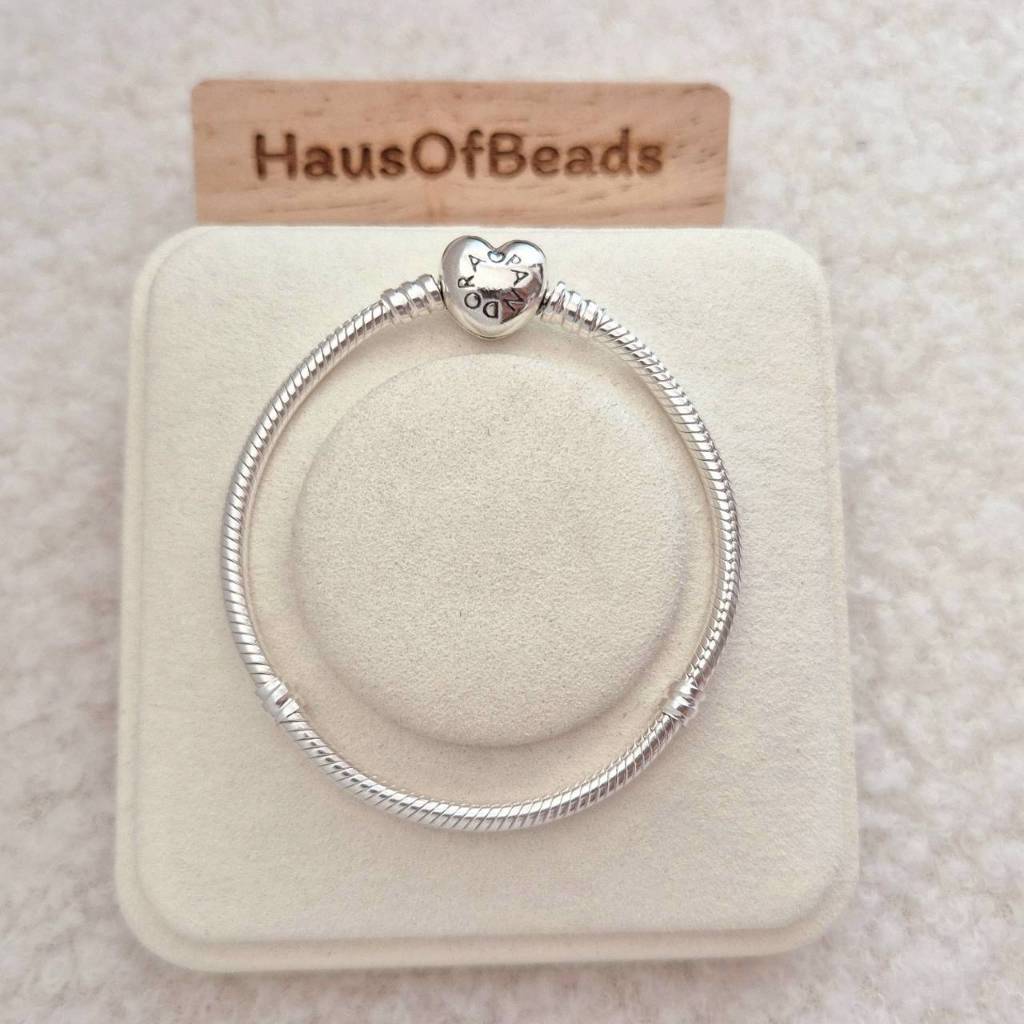 ⭐️ NEW ของแท้ 100% พร้อมกล่อง+ถุง ⭐️ กำไลหัวใจยอดฮิต Heart Clasp Bracelet