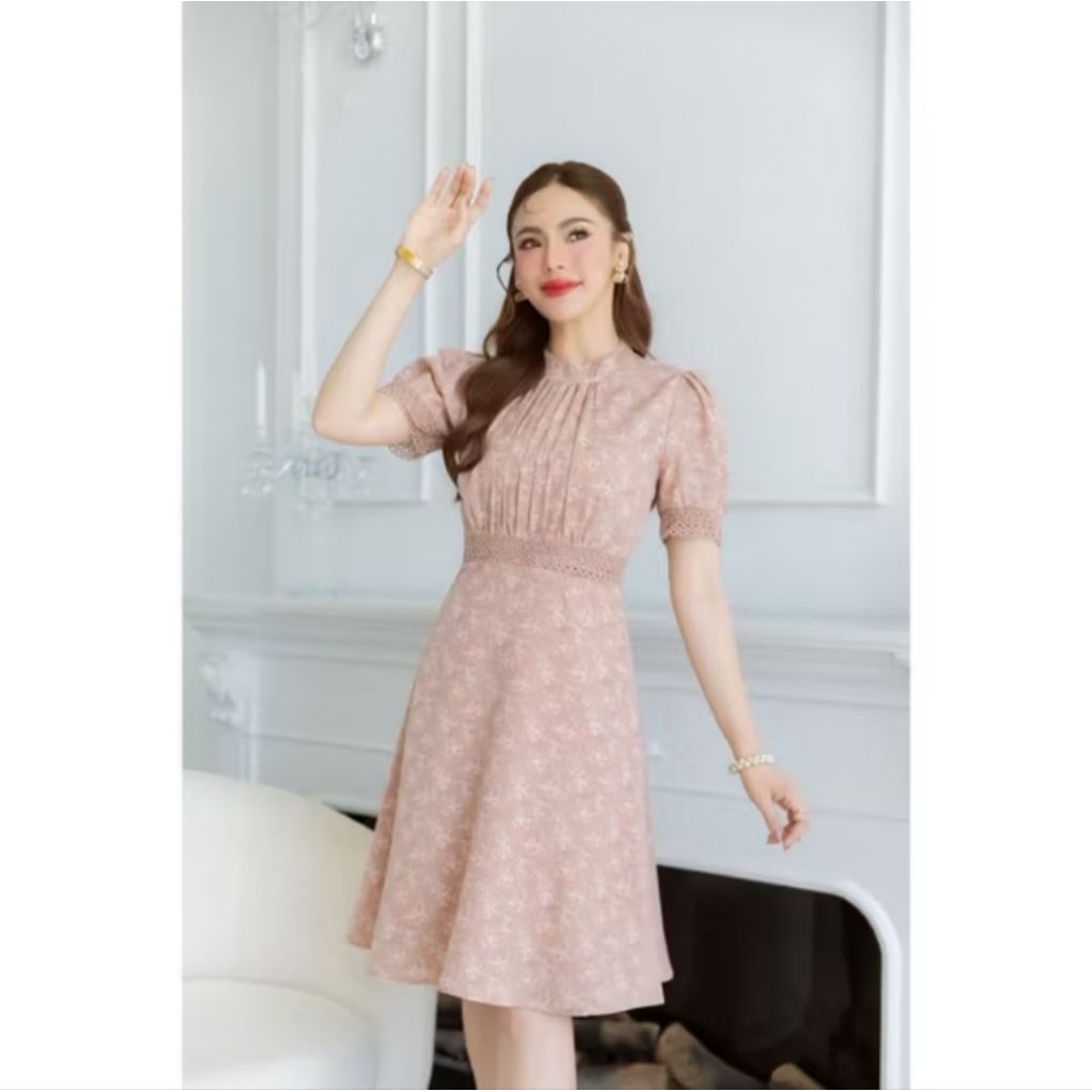 ชุดเดรส แบรนด์ Alert มือสอง(ใส่ 2 ครั้ง) เดรสซีฟองลายดอกสวยหวาน แพทเทิร์นสวย ดีไซน์คอสูง เย็บเป็นจีบ