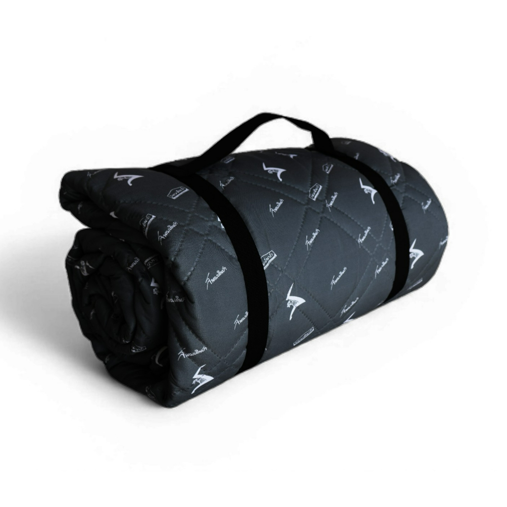Picnic Blanket ผ้าปู สนามเดินป่า ขนาด 200x200 cm. หนา 3 mm. ใช้งานอเนกประสงค์ by Jeep Camping