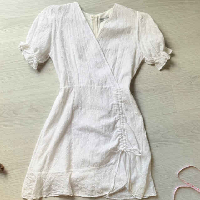 ส่งต่อเดรสสีขาวฉลุลาย แบรนด์ NUY SHOP✨