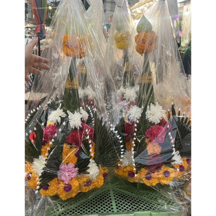 บายศรี (ดอกไม้สด) - แบบขนาดใหญ่ | บายศรีพรหม, บายศรีเปิดโลก - 1คู่