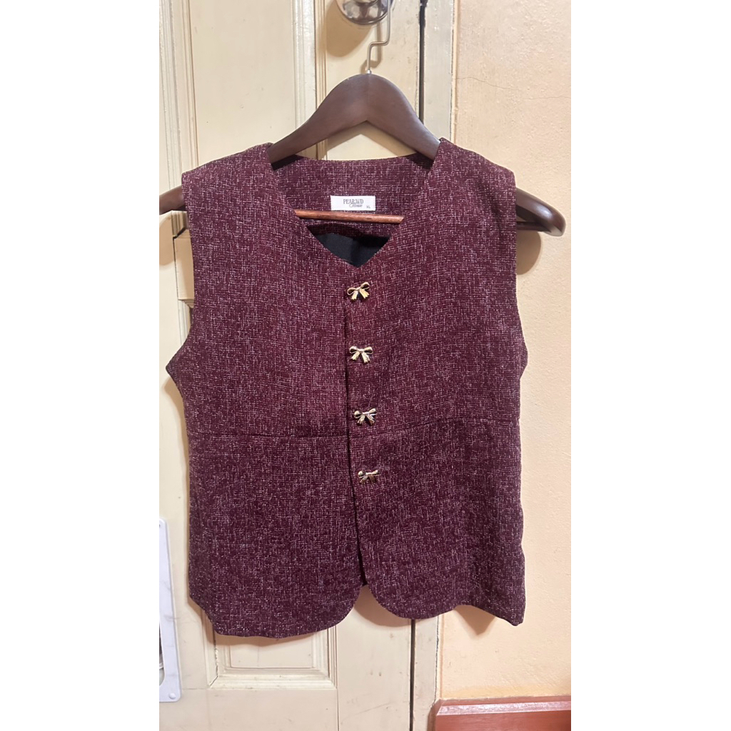 เสื้อรุ่น Demii Top เสื้อกั๊ก กระดุมโบว์ size XL