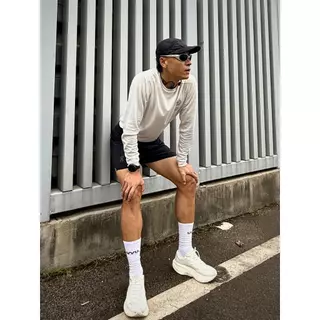 (พร้อมส่ง)ถุงเท้า UVU Running Sock (Black/White)