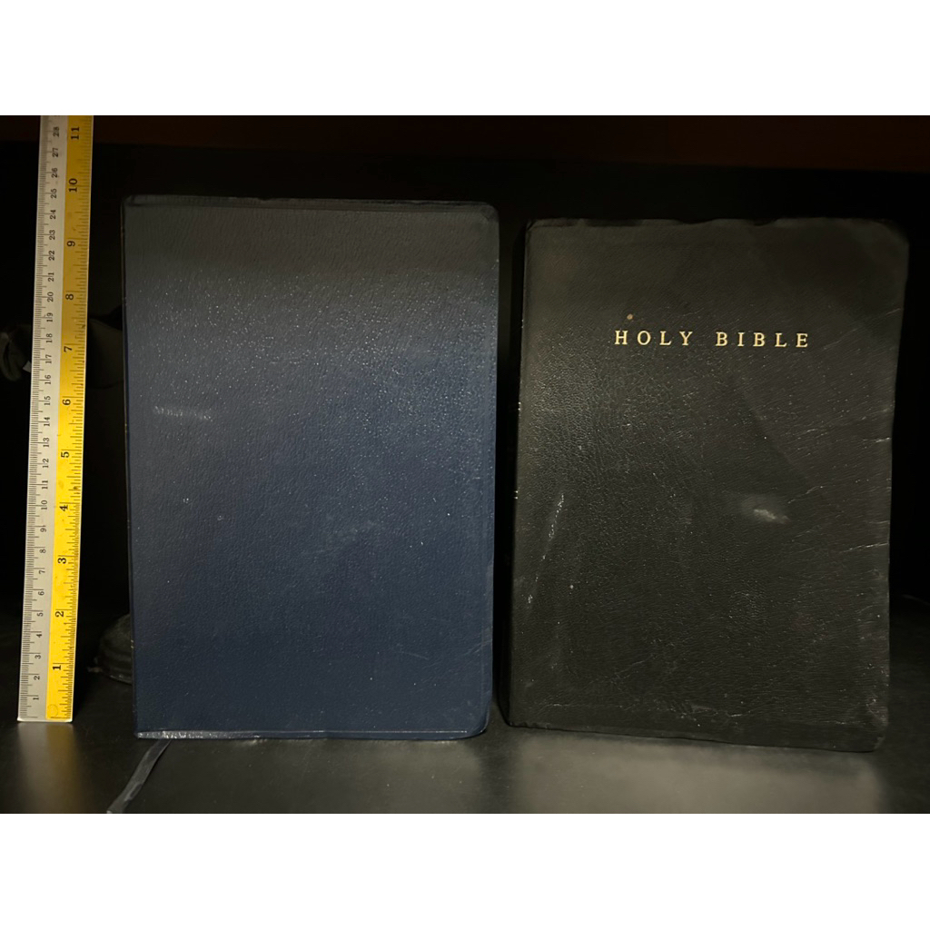 หนังสือมือสอง Used : English | Holy Bible  :King James Version (KJV), Holy Bible : New international