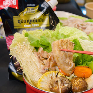 ชาบูน้ำดำ น้ำดำ ขนาด 900 กรัม ชาบู Black Shabu สุกี้ น้ำดำ หัวเชื้อน้ำซุป เข้มข้น เพียวฟู้ดส์