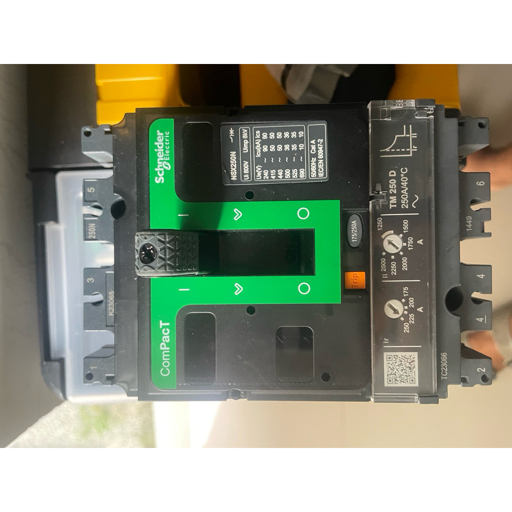 Schneider NSX250N Circuit breaker