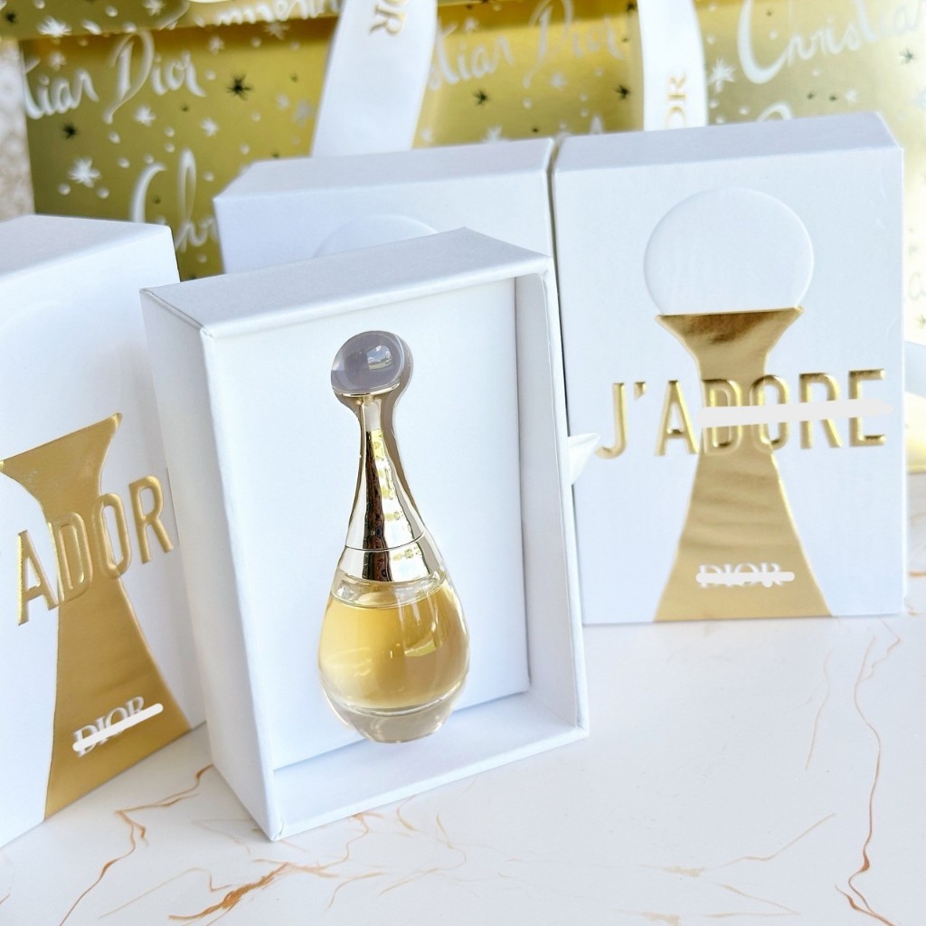 น้องใหม่ ตัวทอป !!!!  หอมขั้นสุด D i 0 r J a d 0 r e L’0r Essence de Parfum 3.5ml Limited Box