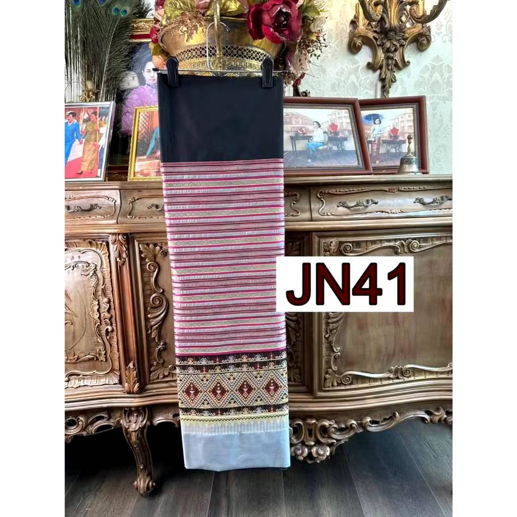 JN41 ผ้าฝ้าย ทอลาย ซิ่นตีนจกราชสำนักเชียงใหม่ สีเทา ขนาด 2 หลา