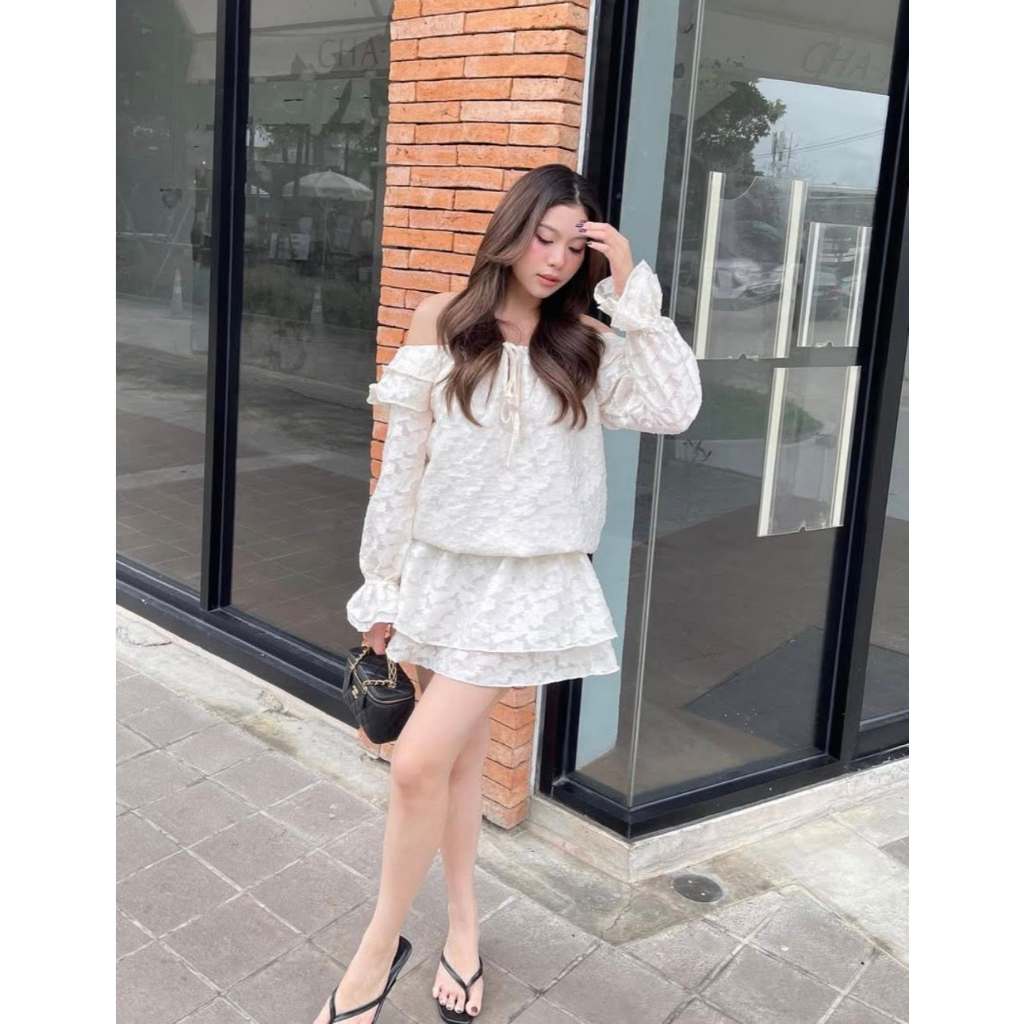 เดรสปาดไหล่mini dress